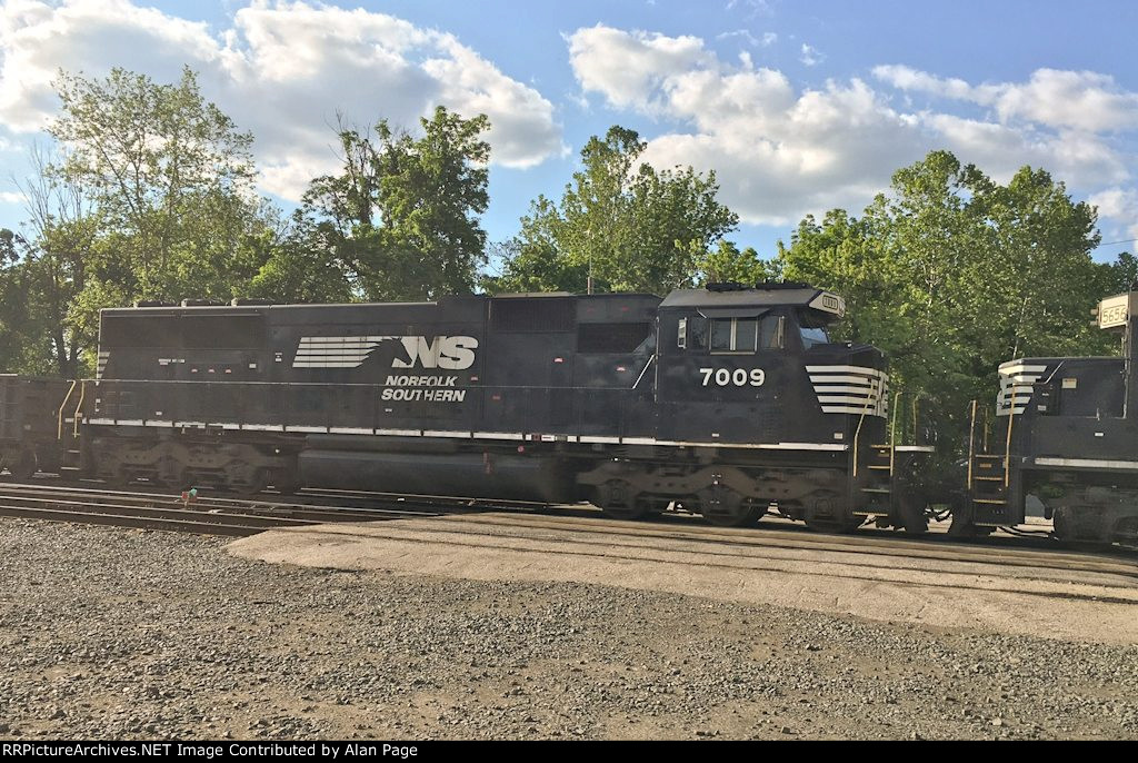 NS 7009 works Abrams yard